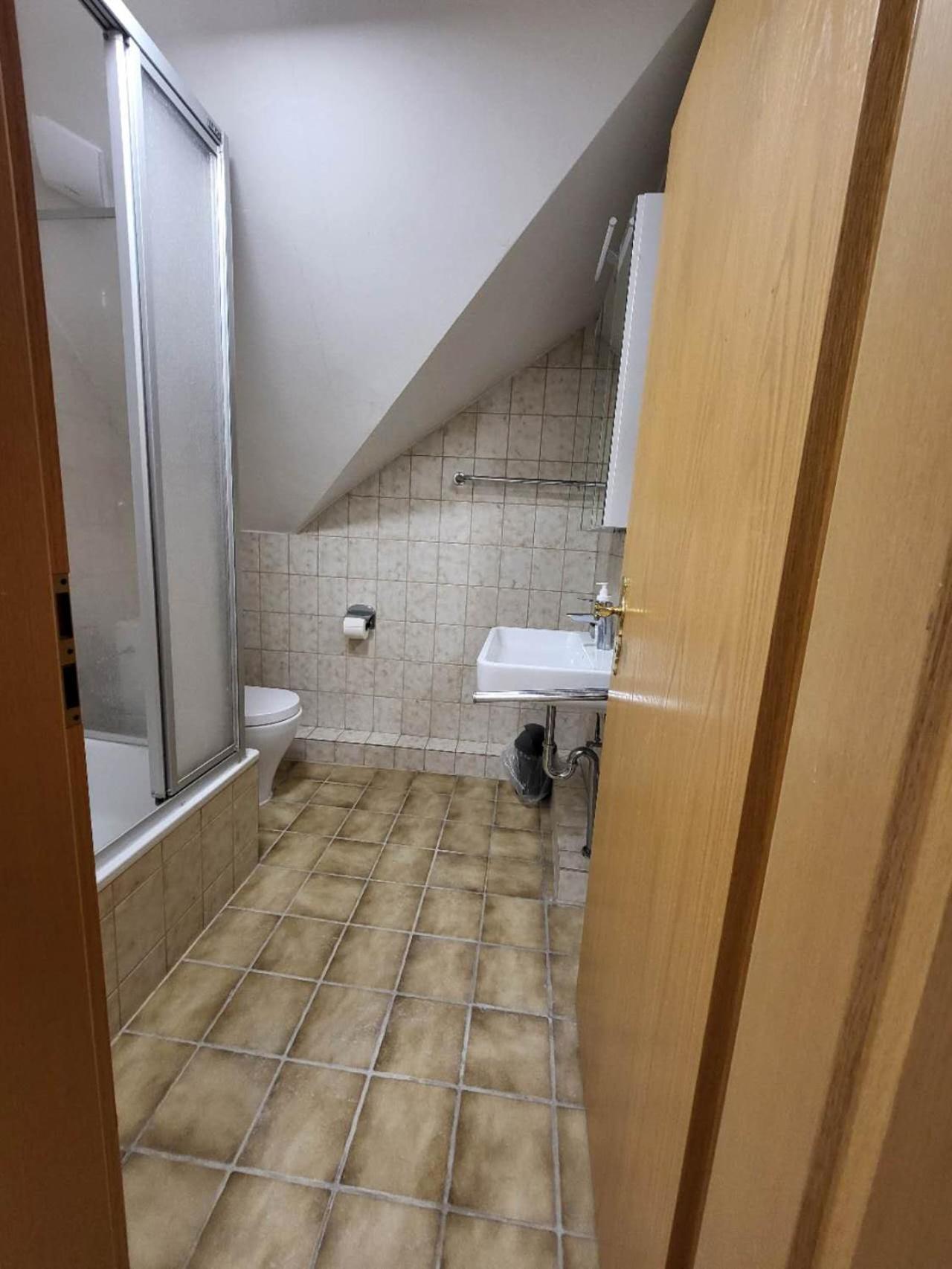 Zimmer Nr 4 Mit Privates Badezimmer In Juelich Hotell Exteriör bild